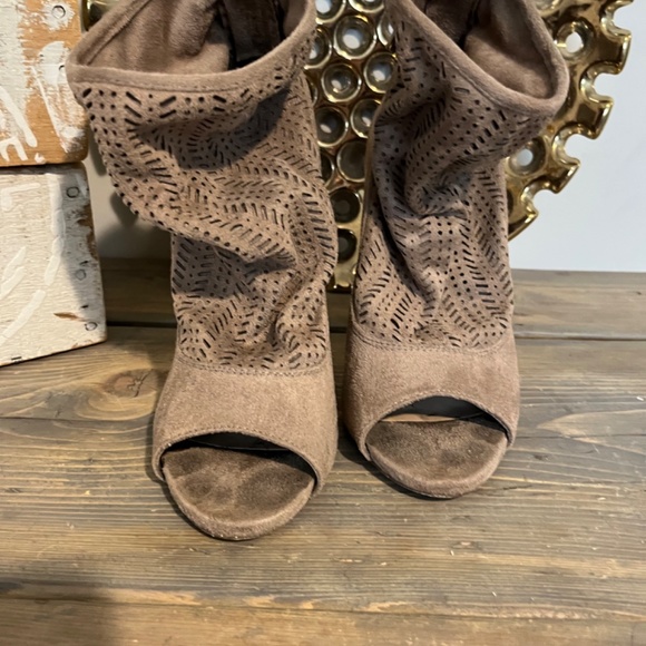 Booties - Picture 5 of 6